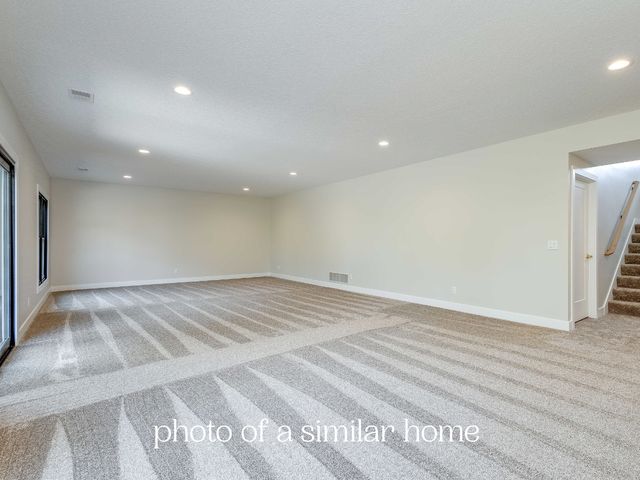 7131 Black Oak Drive, Bettendorf, IA 52722