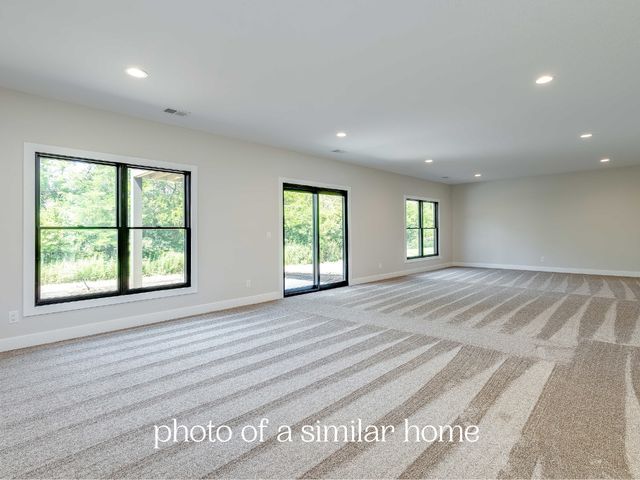 7131 Black Oak Drive, Bettendorf, IA 52722