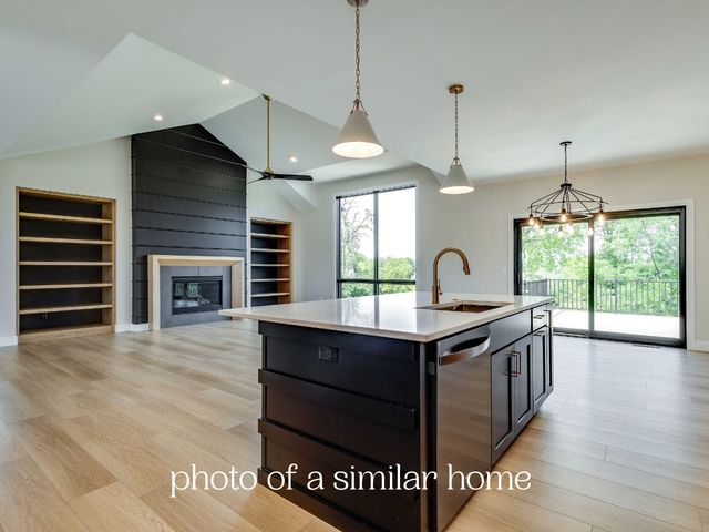 7131 Black Oak Drive, Bettendorf, IA 52722