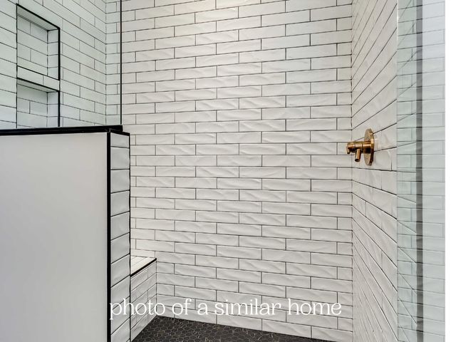 7131 Black Oak Drive, Bettendorf, IA 52722