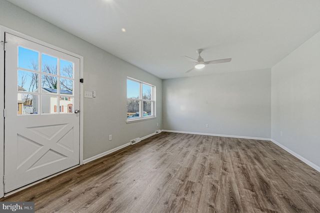 24 JACQUETTE SQ, New Castle, DE 19720