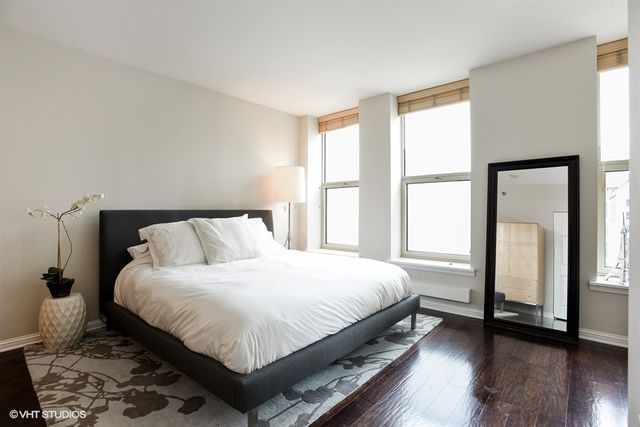 25 E Superior Street 2102, Chicago, IL 60611