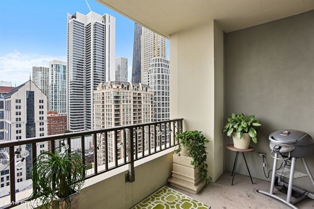 25 E Superior Street 2102, Chicago, IL 60611