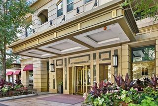 25 E Superior Street 2102, Chicago, IL 60611