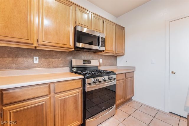 6738 Cinnabar Coast Lane, North Las Vegas, NV 89084