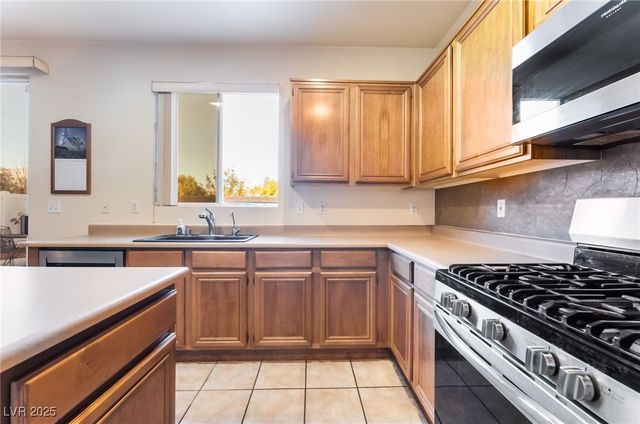 6738 Cinnabar Coast Lane, North Las Vegas, NV 89084