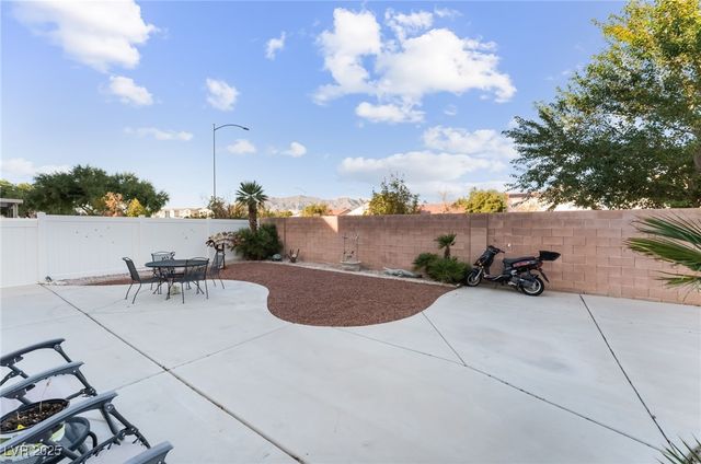 6738 Cinnabar Coast Lane, North Las Vegas, NV 89084