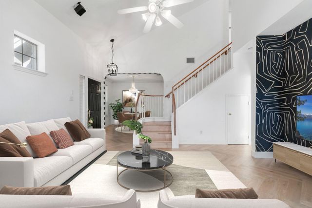 9201 Brodie LN 2303, Austin, TX 78748