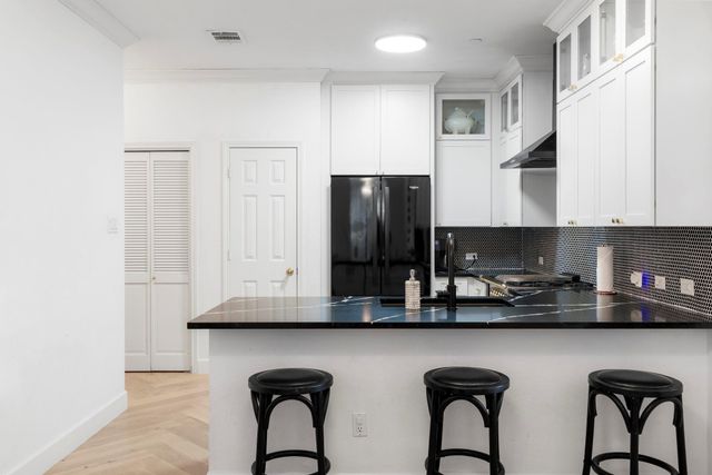 9201 Brodie LN 2303, Austin, TX 78748