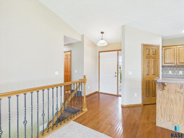 2204 S June Ave Avenue, Sioux Falls, SD 57106