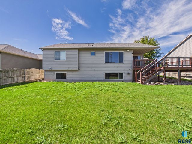 2204 S June Ave Avenue, Sioux Falls, SD 57106