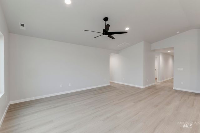 7107 E Shields Dr, Nampa, ID 83687