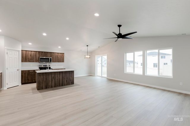 7107 E Shields Dr, Nampa, ID 83687