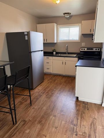 1020-1022 Avondale Circle, Kalamazoo, MI 49048