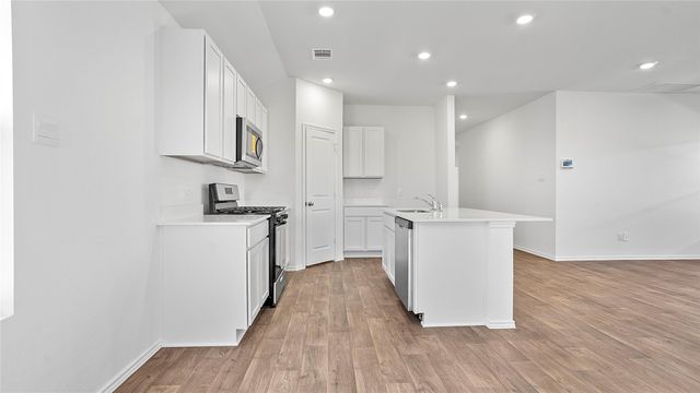 156 Celosia LOOP, Uhland, TX 78640
