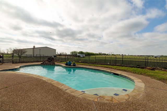 13435 Jackson Road, Krum, TX 76249