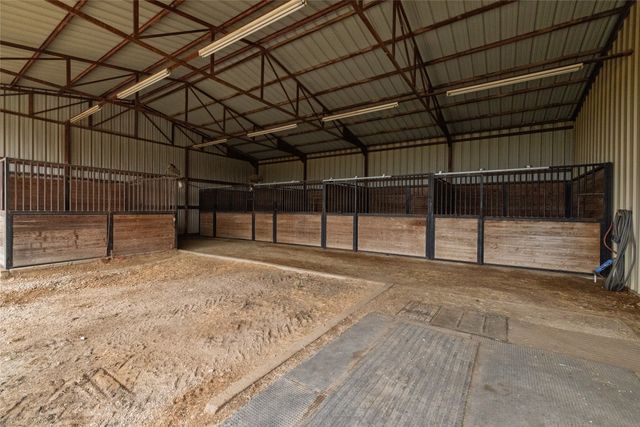 13435 Jackson Road, Krum, TX 76249