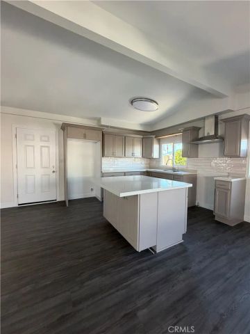 214 S Royal Ln 151, Santa Ana, CA 92704