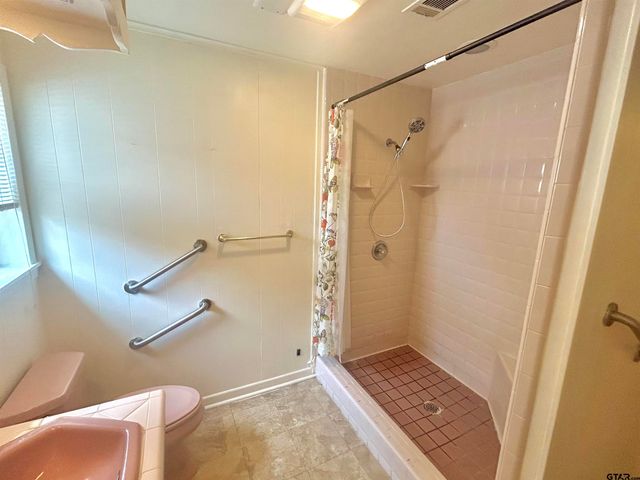 209 Circle Drive, Mineola, TX 75773