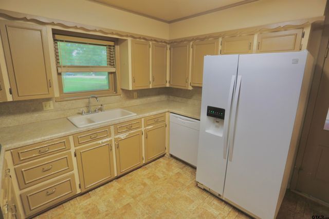 209 Circle Drive, Mineola, TX 75773