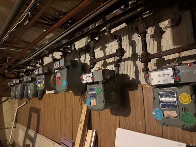 93 E 233rd Street, Bronx, NY 10470