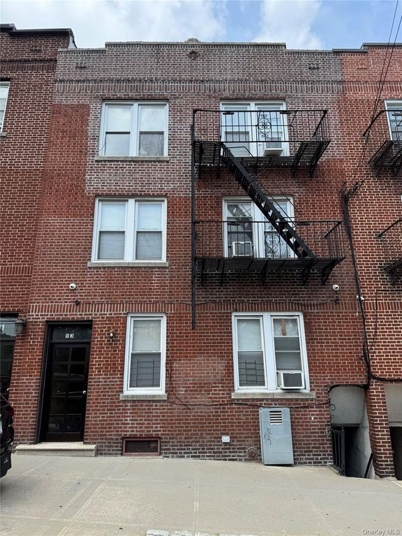 93 E 233rd Street, Bronx, NY 10470