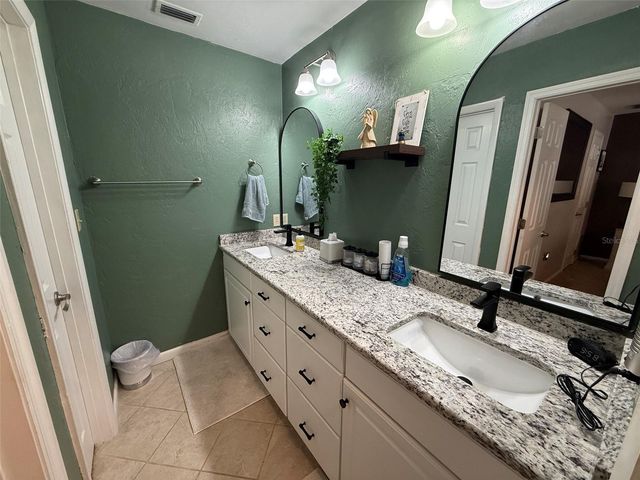 1629 NW 19TH CIRCLE, Gainesville, FL 32605