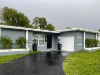 6621 NW 30th St, Sunrise, FL 33313