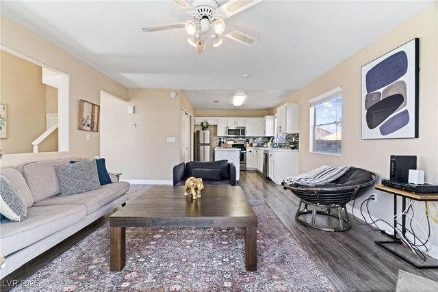 8213 Grassy Point Circle, Las Vegas, NV 89145