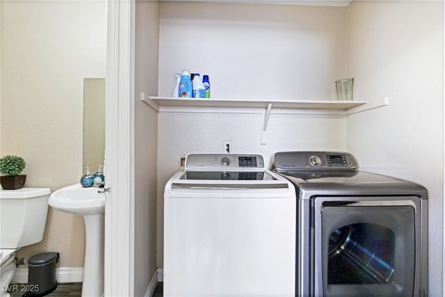 8213 Grassy Point Circle, Las Vegas, NV 89145