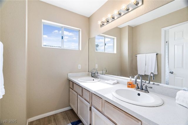 8213 Grassy Point Circle, Las Vegas, NV 89145