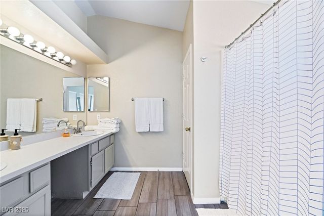 8213 Grassy Point Circle, Las Vegas, NV 89145