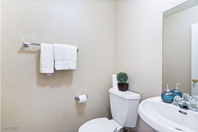 8213 Grassy Point Circle, Las Vegas, NV 89145