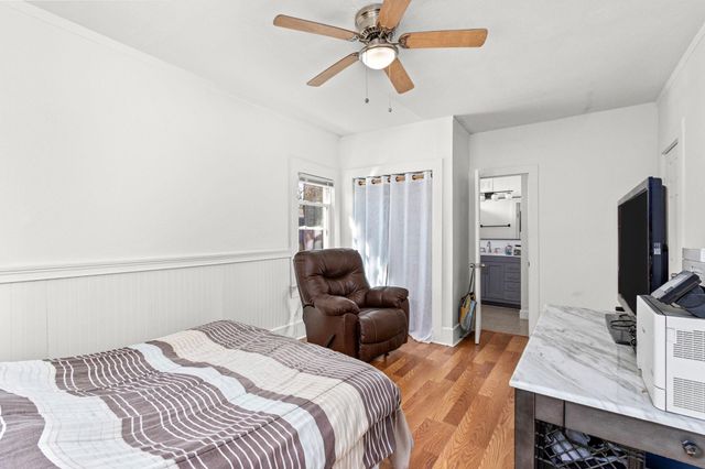 910 Avenue J, Huntsville, TX 77320