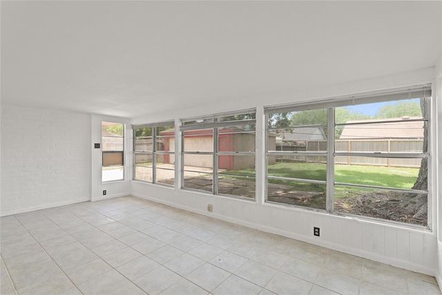 10447 Winding Trail Road, La Porte, TX 77571