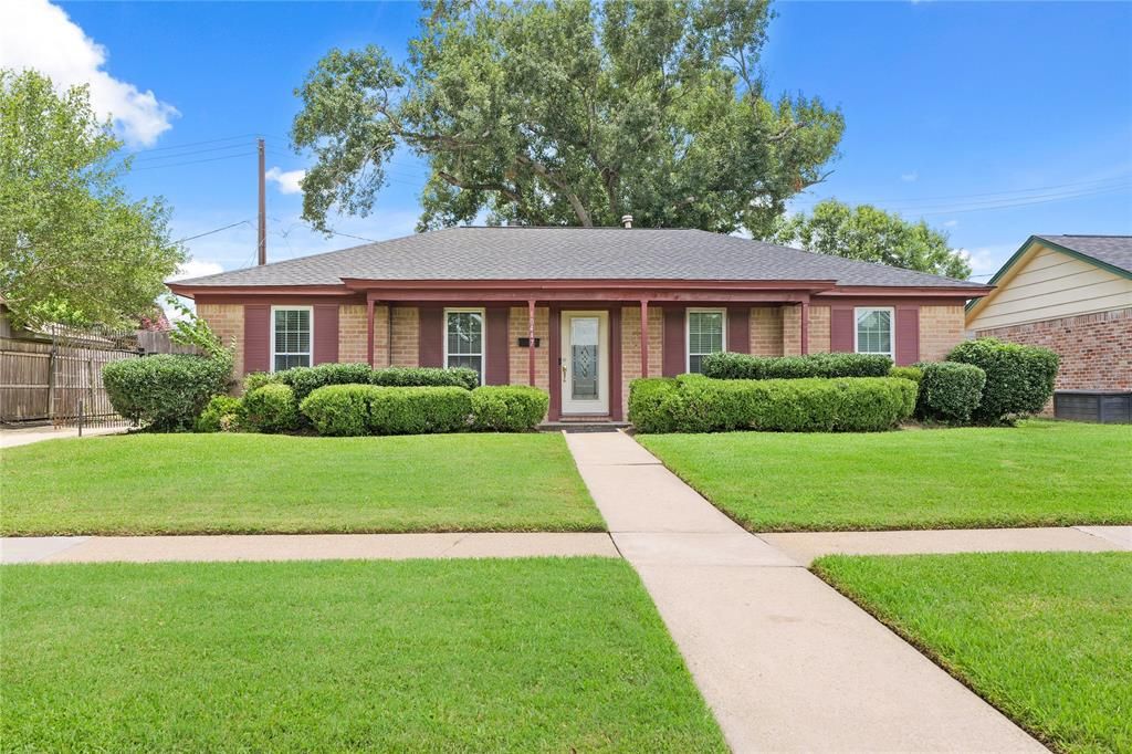 10447 Winding Trail Road, La Porte, TX 77571
