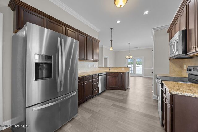 1716 Stone Wood Drive, Winterville, NC 28590