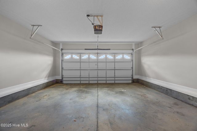 1716 Stone Wood Drive, Winterville, NC 28590