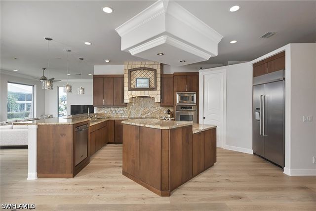 319 Lagoon AVE, Naples, FL 34108