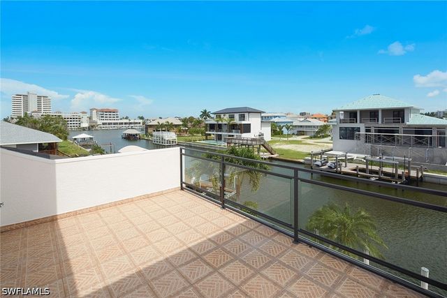 319 Lagoon AVE, Naples, FL 34108