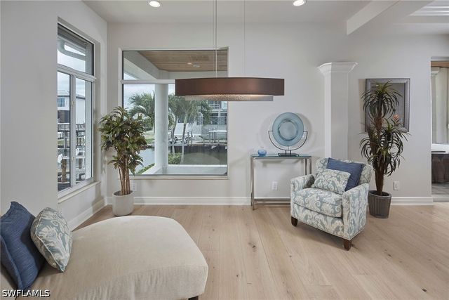 319 Lagoon AVE, Naples, FL 34108