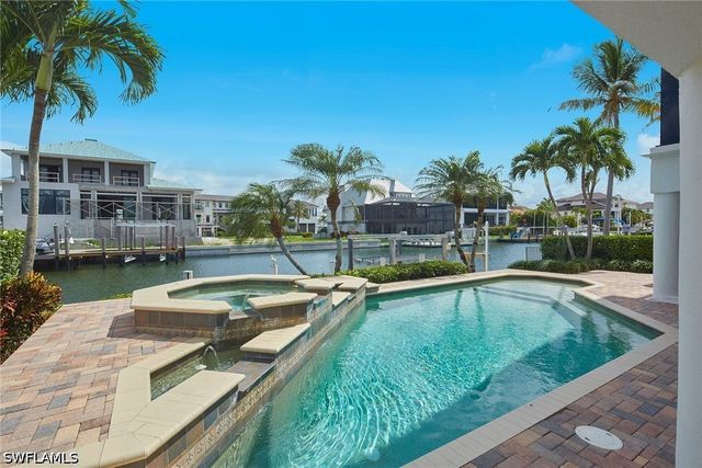 319 Lagoon AVE, Naples, FL 34108