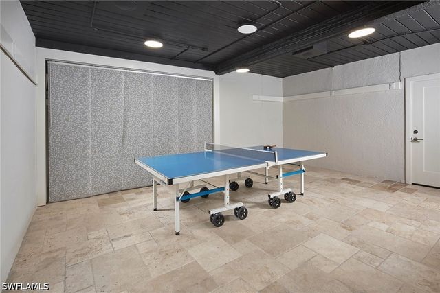 319 Lagoon AVE, Naples, FL 34108