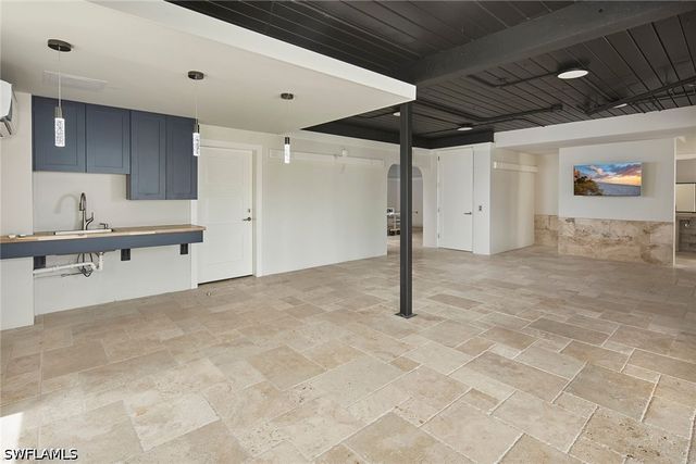319 Lagoon AVE, Naples, FL 34108