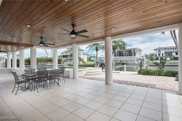 319 Lagoon AVE, Naples, FL 34108