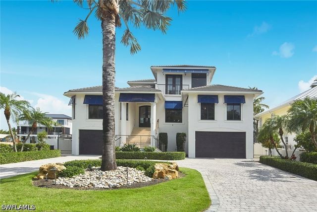 319 Lagoon AVE, Naples, FL 34108