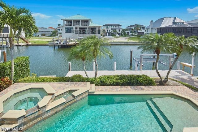 319 Lagoon AVE, Naples, FL 34108