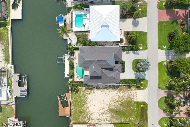 319 Lagoon AVE, Naples, FL 34108