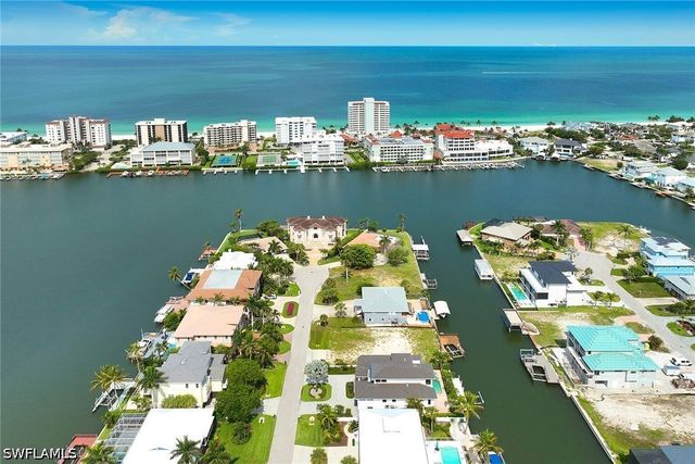 319 Lagoon AVE, Naples, FL 34108
