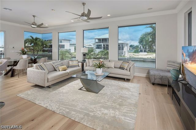 319 Lagoon AVE, Naples, FL 34108